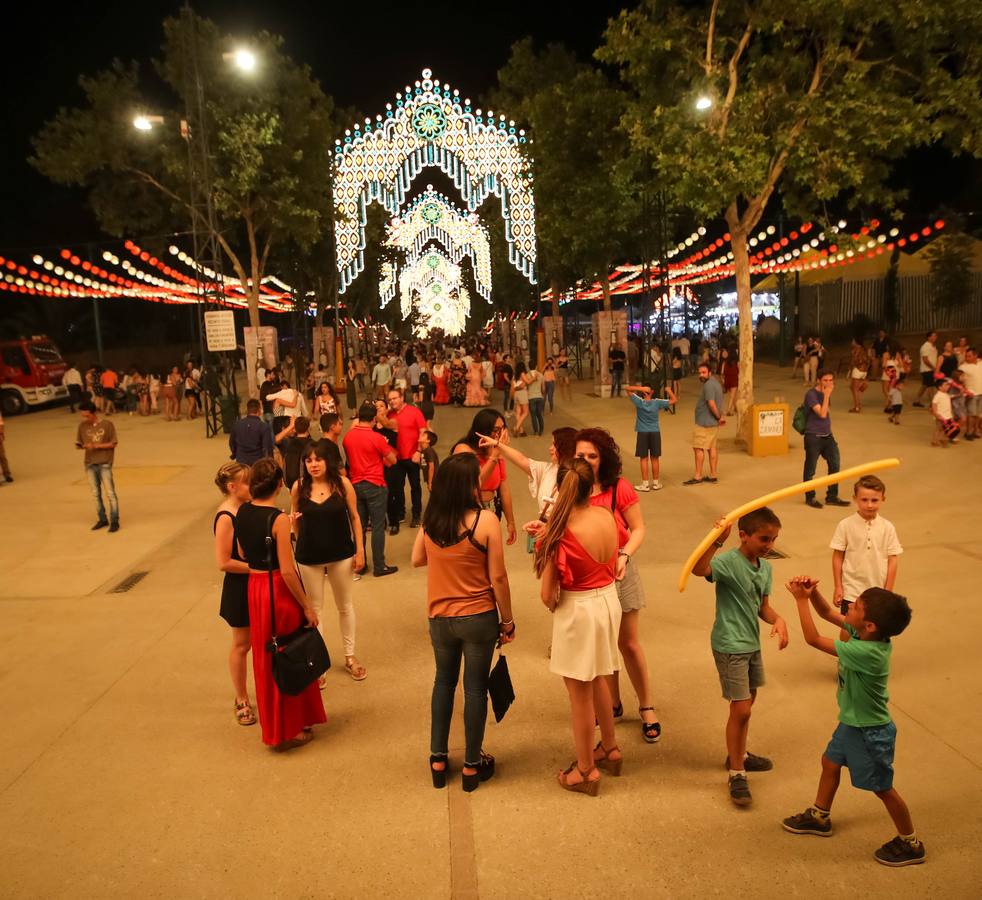 El jueves de Corpus se vive de noche en el ferial