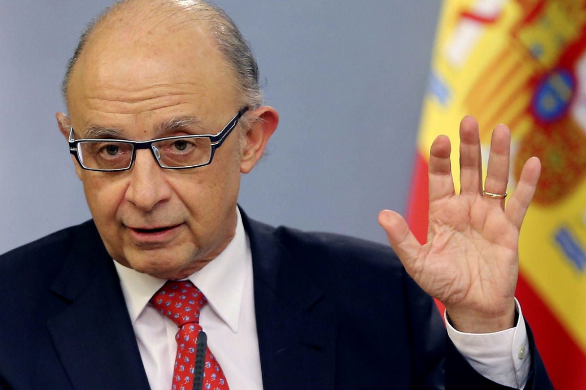 Montoro no rebajará el IRPF en 2018 porque quiere tener "zanahorias" para la negociación