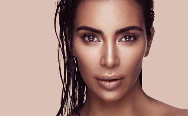 Lluvia de críticas a Kim Kardashian por querer ser negra