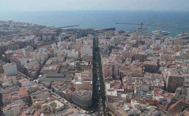 El Paseo tendrá toldos en Feria y desde 2018 también en verano