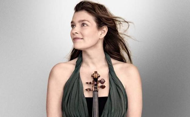 La violinista Janine Jansen acompaña a la London Symphony Orchestra en su día más romántico