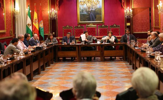 La Mesa del Ferrocarril vuelve a abordar hoy el soterramiento