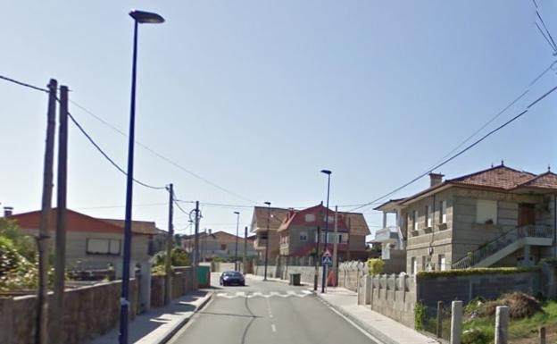 Roba en una casa donde trabajó y olvida un bolso con documentación