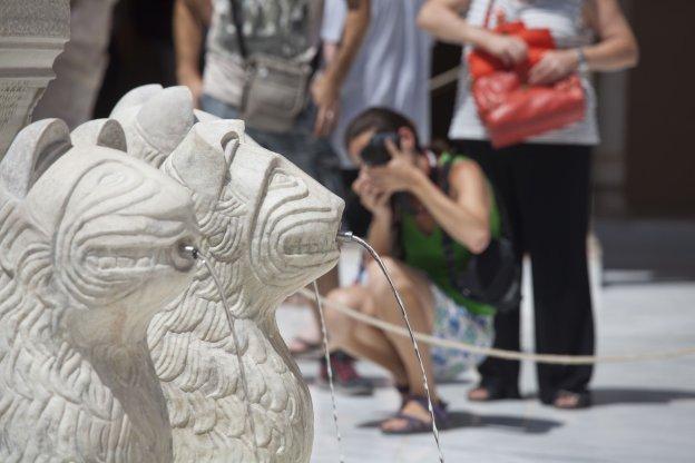 Una jueza recorre la Alhambra para verificar las condiciones laborales de los trabajadores