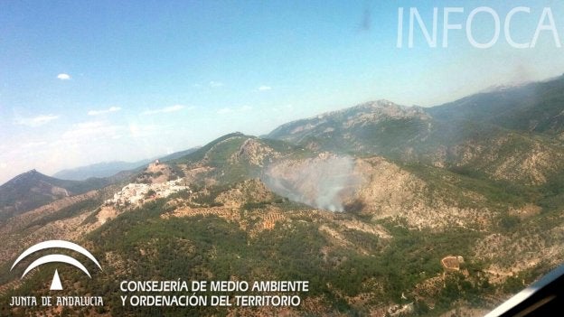 El incendio forestal en Segura de la Sierra afecta a 2,5 hectáreas de matorral y arbolado