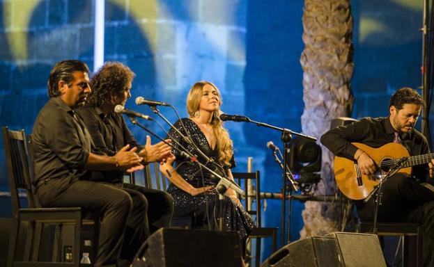 Rocío Márquez conquista el Festival de Flamenco con su cante exquisito