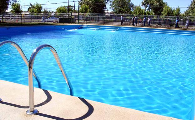 Fallece una mujer tras sufrir una parada cardiorrespiratoria en una piscina municipal