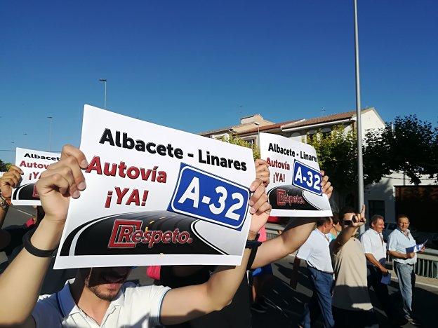 La plataforma por la A-32 sigue movilizándose tras ser multada