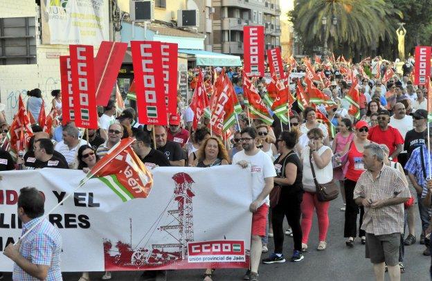 Miles de personas piden soluciones urgentes al desempleo de Linares y su comarca