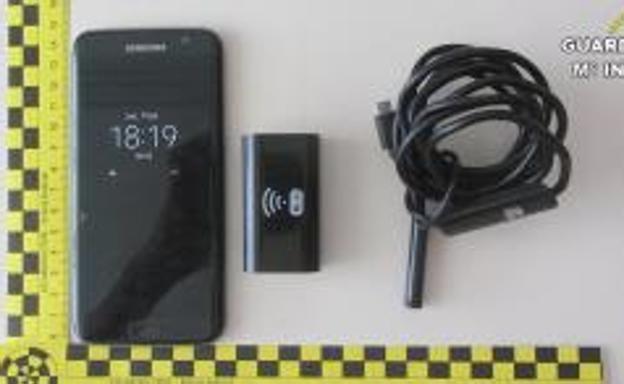 'Cazado' cuando grababa a una niña en un probador de ropa con una cámara endoscópica