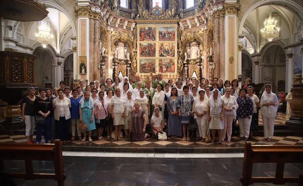 70 mujeres vírgenes de toda España celebran en Valencia la renovación de su propósito