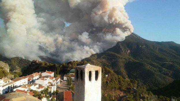 Ascienden a 270 las personas desalojadas por el incendio de Segura de la Sierra