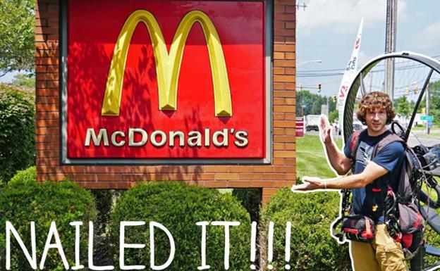 Va al McDonald’s en su paramotor