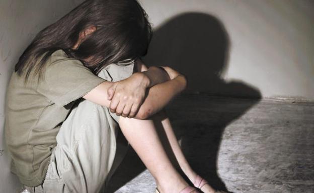 Detenido un hombre por violar 626 veces a su hija