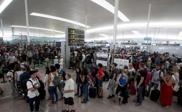 Guardias civiles critican que se recurra a ellos en El Prat cuando se les quería «echar de Cataluña»