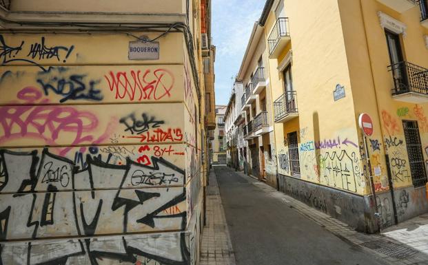 El plan de limpieza de las pintadas terminará a final de año