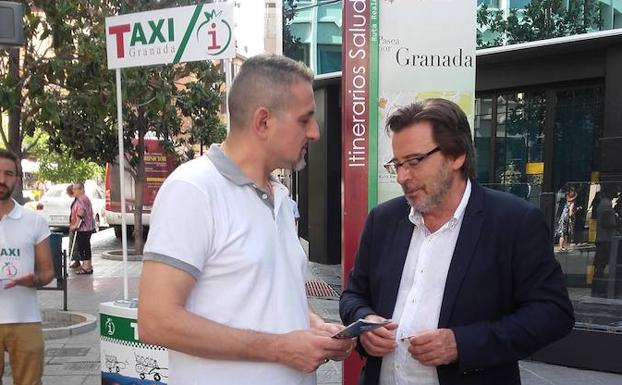 El sector del taxi se reinventa en Granada con nuevas rutas turísticas bilingües