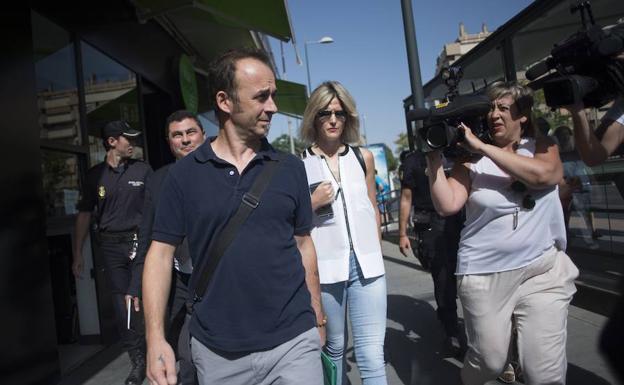 Arcuri pide al juzgado que se cumpla la orden de devolverle a sus dos hijos