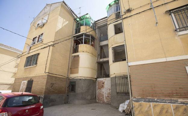 El PP denuncia la "pasividad del Ayuntamiento" frente a la suciedad y las ratas en Santa Adela