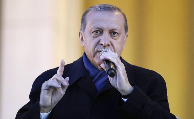 Turquía despide a más de 900 funcionarios por la intentona golpista