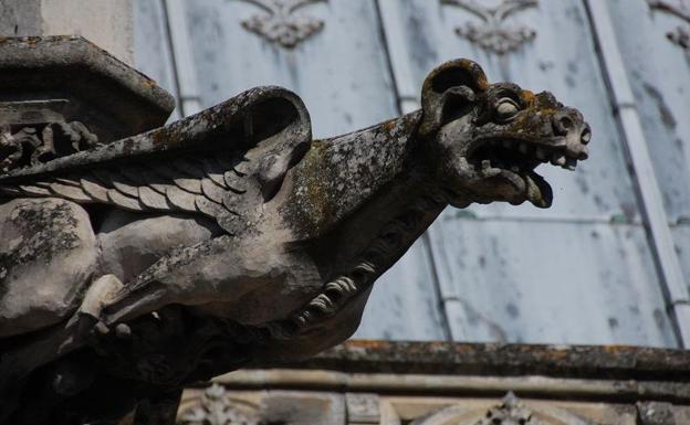 La escalofriante casa que aterroriza a unos vecinos