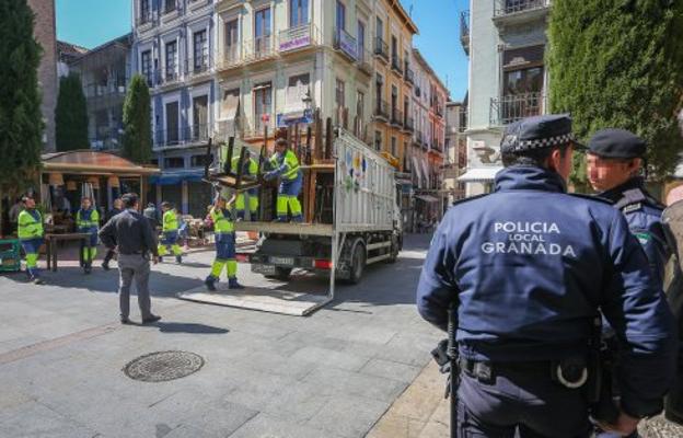 Los negocios con terraza ilegal reincidentes tres veces perderán la licencia todo un año