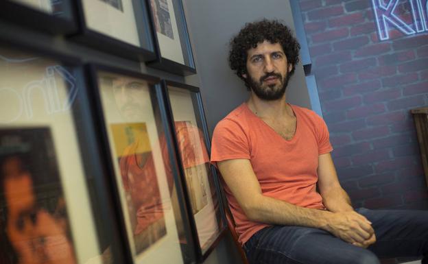 Marwan abandona la introspección para intentar ser «más universal»