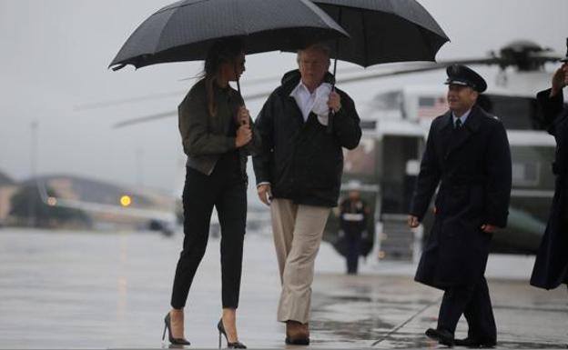 El "indignante" 'look' de Melania Trump para visitar a las víctimas del huracán Harvey