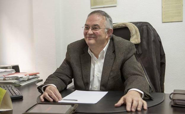 Rueda indica que el requisito del 20% de los avales hará "menos democráticas" las primarias del PSOE provincial