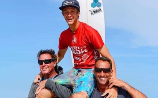 Muere la joven promesa del surf Zander Venezia surfeando en pleno huracán Irma