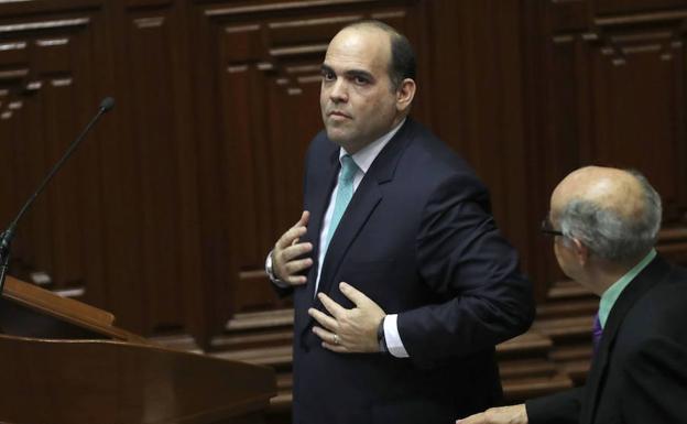 El Parlamento peruano fuerza el cese del primer ministro y todo su gabinete