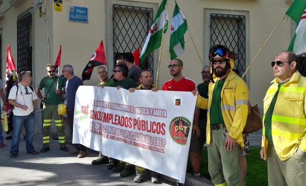 Los bomberos del Infoca quieren ser empleados públicos "de verdad"