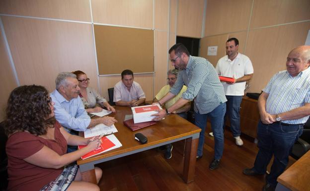 Entrena y Noel López se disputarán la dirección provincial del PSOE tras quedar descartado Rueda