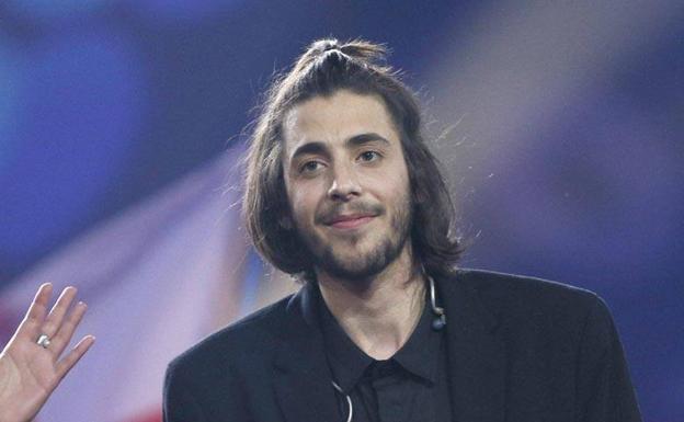 Salvador Sobral ingresado: "Tiene máquinas que ayudan a sus órganos"