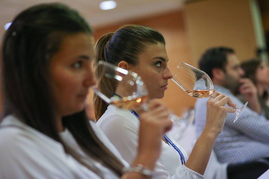 En el túnel del vino de Granada Gourmet