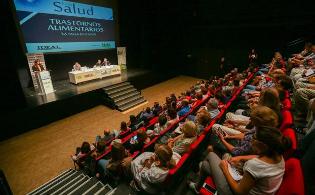 «Es imposible afrontar a solas los trastornos de la alimentación»