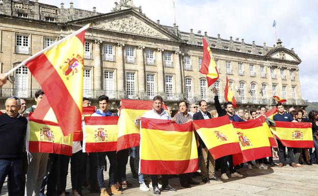 Manifestaciones en contra y a favor del referéndum en muchas ciudades de España