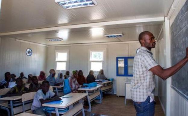 A la calle 22.000 maestros de Nigeria que suspendieron un test pensado para niños de 6 años