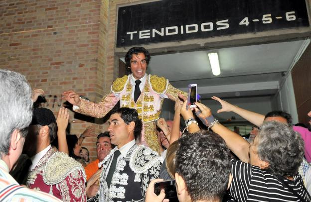 Puerta grande al arte de Curro Díaz