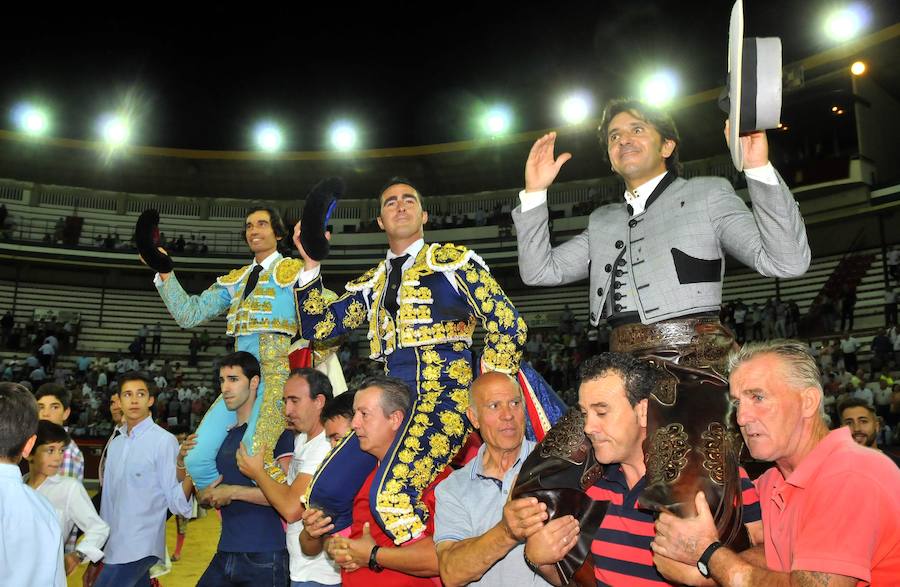 Tarde de fiesta en La Alameda