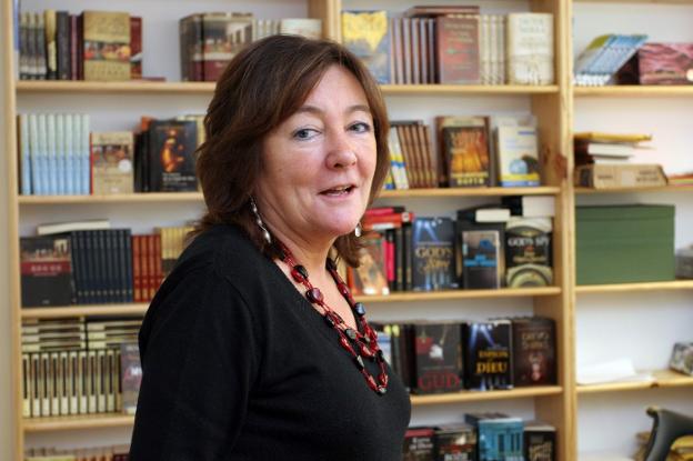 La 'cazadora' de escritores: así logra fichar a los mejores