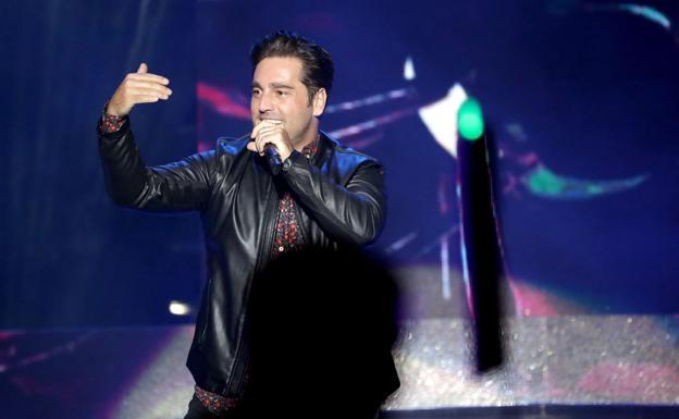 Los misteriosos mensajes de Bustamante en su concierto