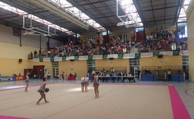 Más de 300 deportistas andaluzas participan en el III Trofeo de Otoño de Rítmica de Las Gabias
