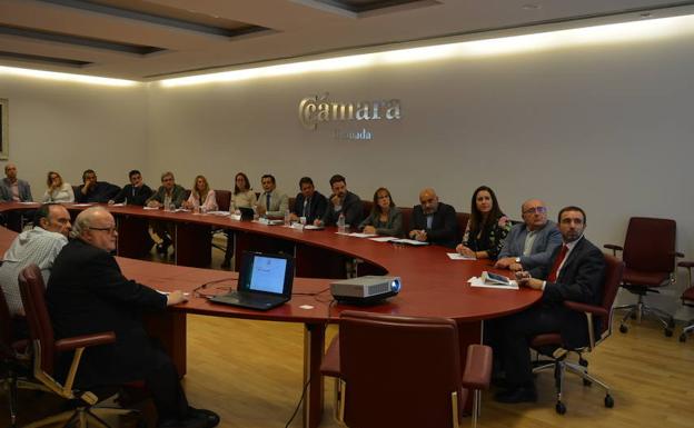 La Junta prevé dos líneas de subvenciones de 6.000 y 15.000 euros para las pymes comerciales