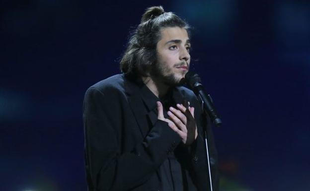 El dramático estado de salud de Salvador Sobral: está unido a un corazón artificial