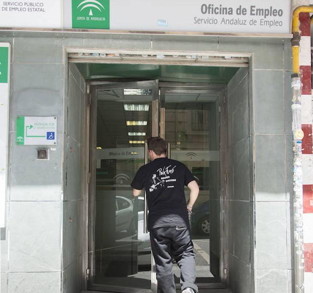 El número de parados sube en Almería en 16.900 personas en el tercer trimestre del año