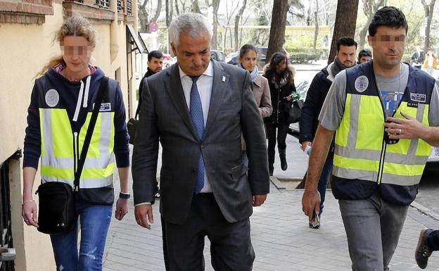 El juez propone juzgar a la cúpula de Ausbanc y Manos Limpias