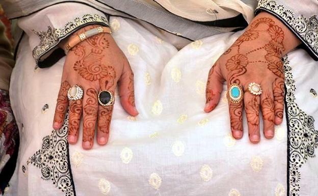 Una paquistaní que quería matar a su esposo envenena a 27 personas