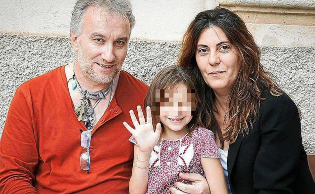 Piden dos años de cárcel para los padres de Nadia por exhibicionismo y pornografía infantil