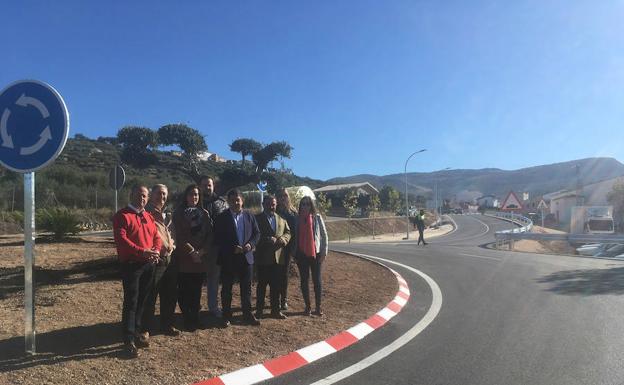 Diputación acondiciona el acceso a Fuensanta de Martos y mejora la entrada a su polígono industrial